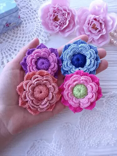 Adorable Crochet Flower Pattern Idea For Keychains