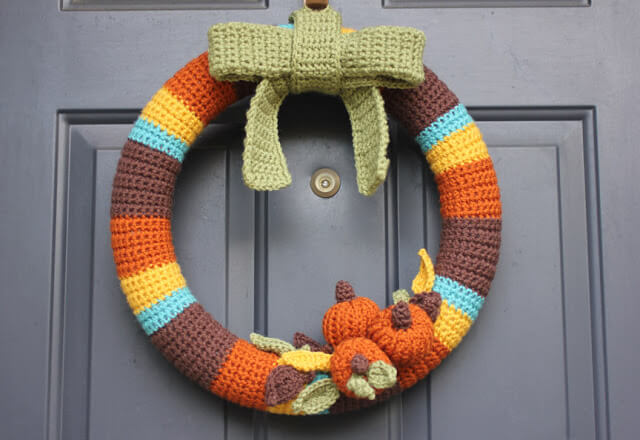 Adorable Crocheted Wreath For Fall
