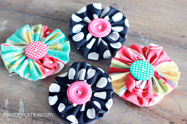 Adorable Ruffle Fabrics Flower Sewing Button Craft Project