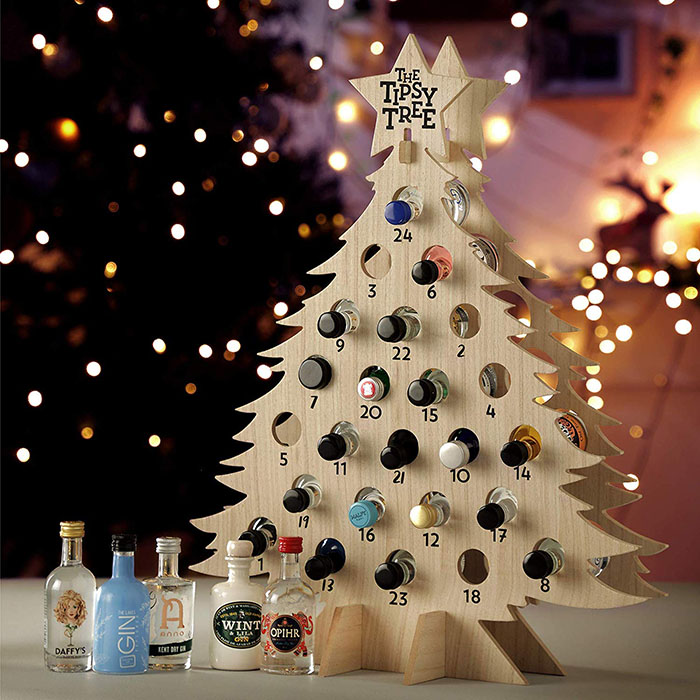 Adorable Wooden Christmas Tree Frame Idea For Wine Bottle