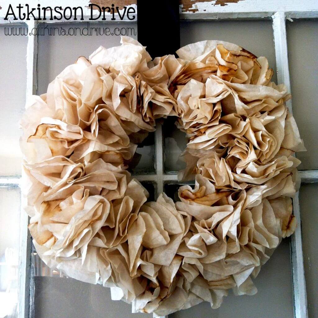 Adorable Wreath Craft Idea with Tea Stained Coffee FiltersBeautiful Winter Crafts With Coffee Filter