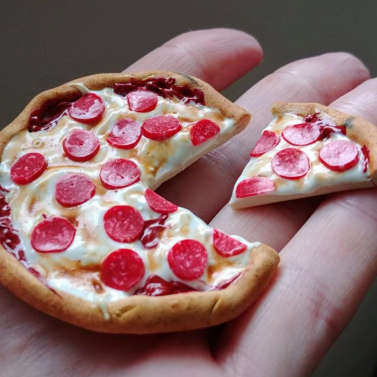 Yum-Yum Little Artificial Pizza Craft With Polymer Clay