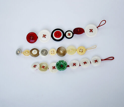 Beautiful & Easy To Make Bracelet Craft With Vintage Buttons DIY Button Bracelet Craft Ideas
