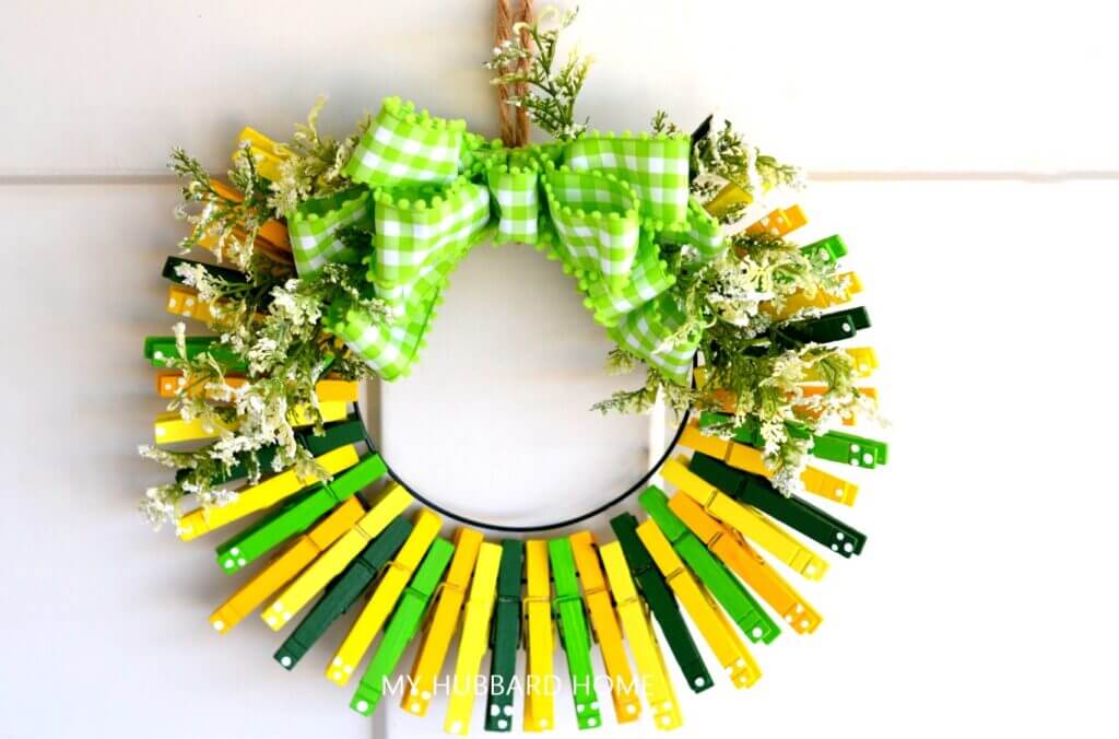 Beautiful Spring Theme Clothespin Wreath Craft