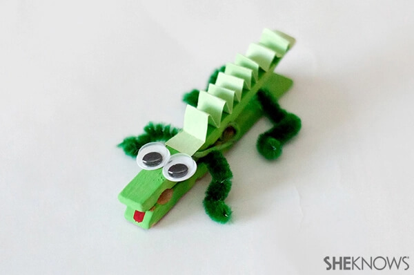 Clothespin Alligator Animal Craft For ToddlersClothespin Animal Crafts