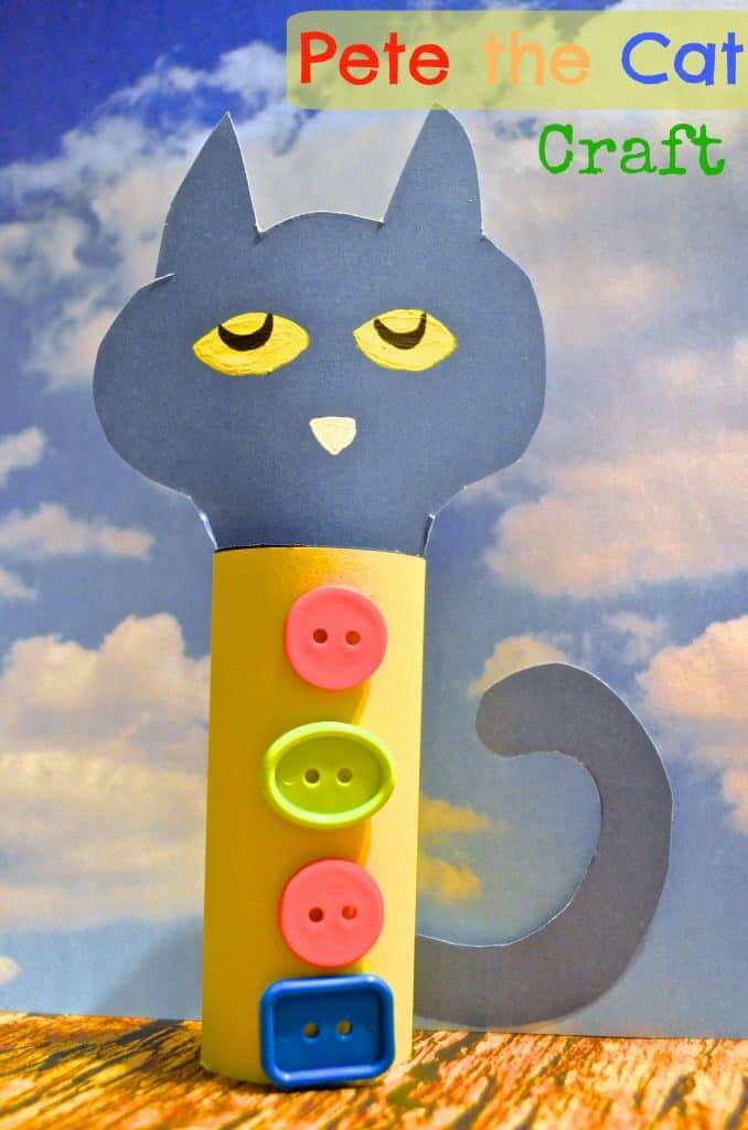 Creative "Pete The Cat" Button Craft Activity Using Toilet Paper TubeButton Craft Using toilet paper roll