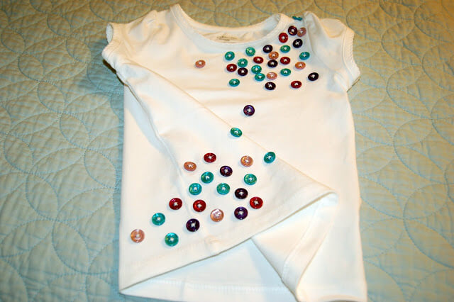 Creative T-shirt Craft Project With Buttons For KidsDIY Button Craft Project