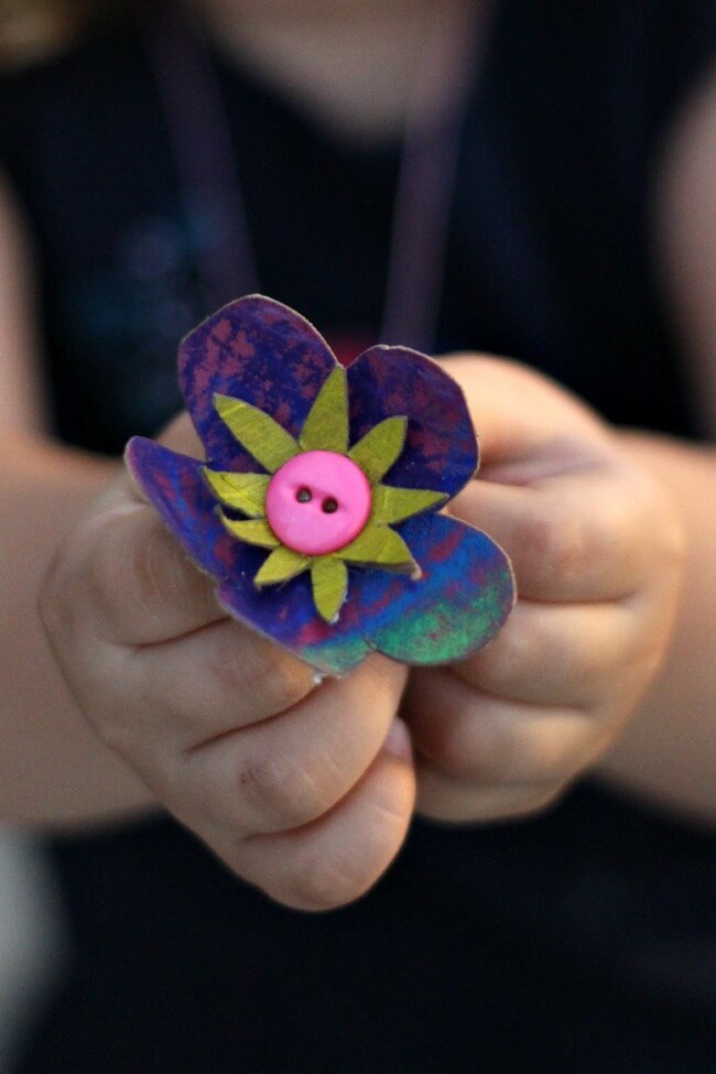 Cute & Awesome Flower Craft Using Toilet Paper Rolls & ButtonsButton Craft Using toilet paper roll