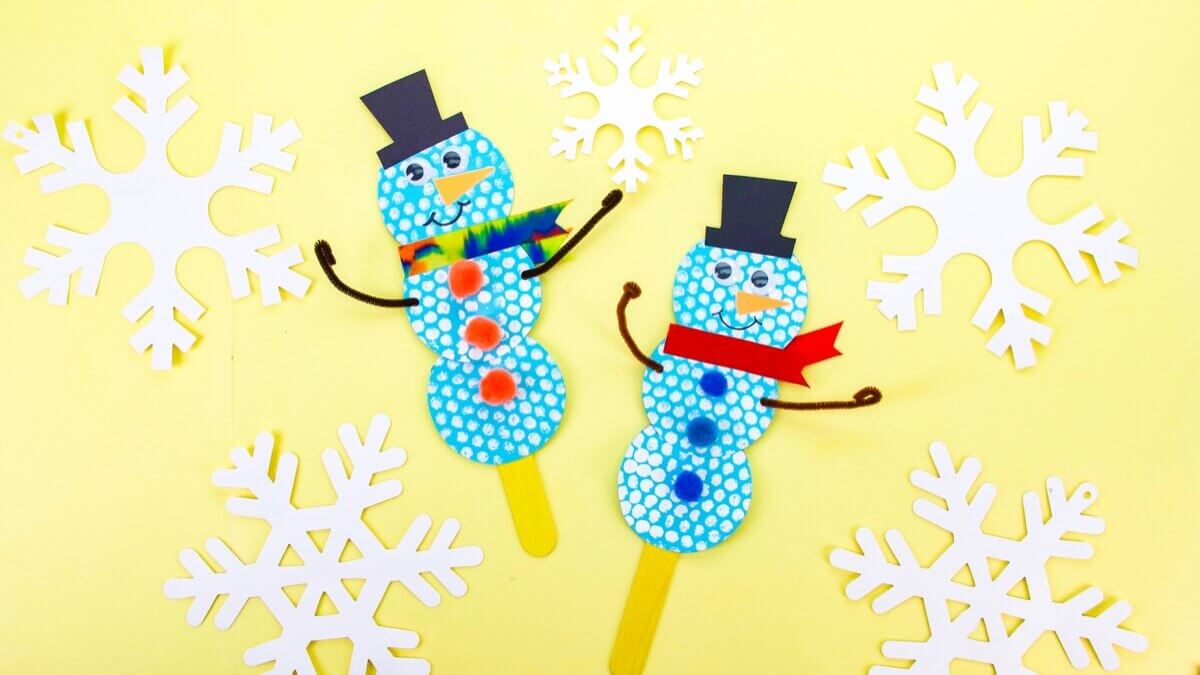 Cute Bubble Wrap & Ice Pop Stick Snowman Craft For Kids Bubble Wrap Crafts &amp; Activities for Christmas