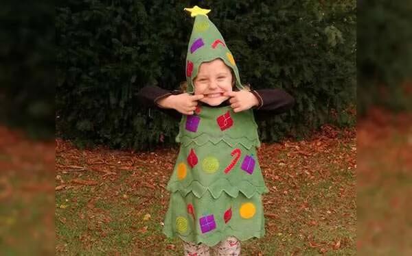 Cute Christmas Tree Costume Idea For Kindergartners Christmas Costume DIY Ideas for Kids