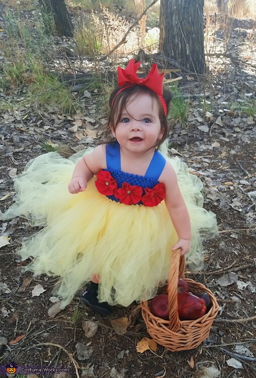 Cute Handmade Snow White Dress For Little Kids Snow White Costume DIY Ideas for Kids