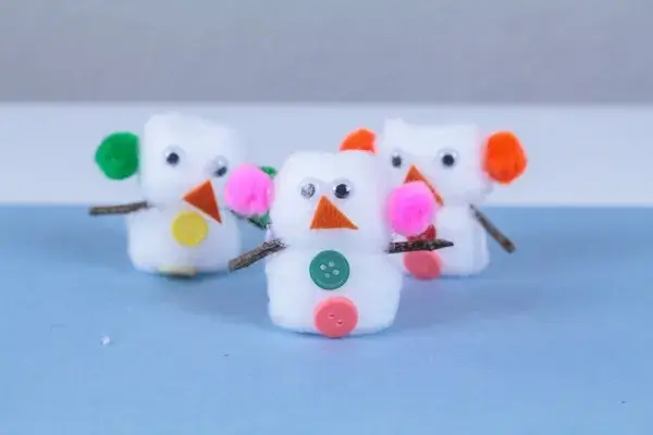 Cute Little Snowman Craft Idea Using Cotton Balls
