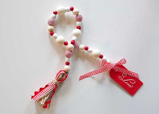 Cute Wooden White And Red Valentine Theme Beads Garland Craft