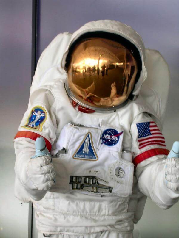DIY Amazing Astronaut Costume For KidsAstronaut Costume DIY Ideas for Kids