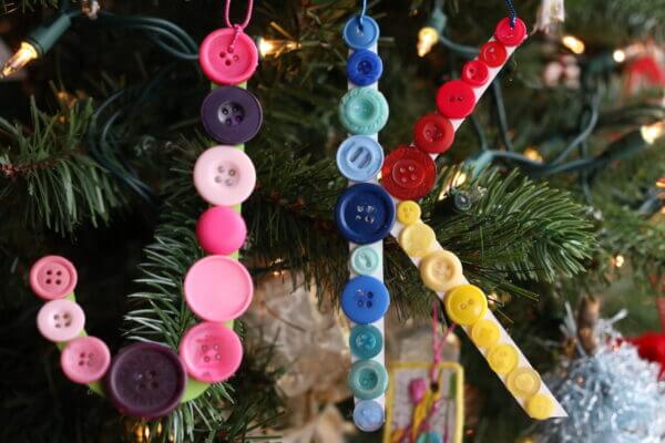 DIY Button Ornament Christmas Craft With CardboardButton crafts For Christmas Decoration