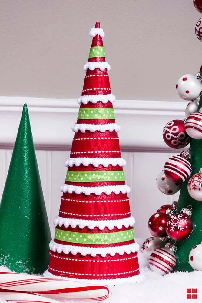DIY Cute Christmas Tree Craft Using Glitter Paper Glitter paper Christmas Decoration Ideas 