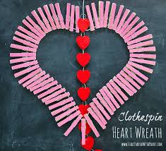 DIY Cute Heart-Shaped Wreath Made With Clothespin & Washi Tape