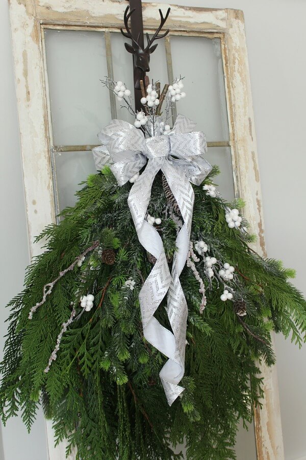 DIY Pretty Christmas Swag Wreath For Window Decoration Simple Winter Swag Wreath Ideas