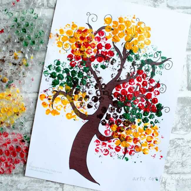 Easy Bubble Wrap Fall Tree Painting Craft For Kidsainting Hacks With Bubble Wrap