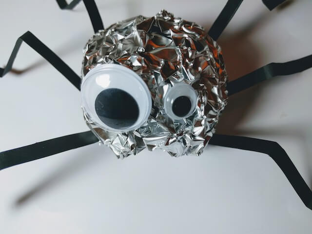 Easy Halloween Spider Craft With Aluminium Foil Ball & CardstockTin Foil Decoration Crafts