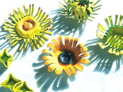 Easy-Peasy Egg Carton Sunflowers Craft Idea