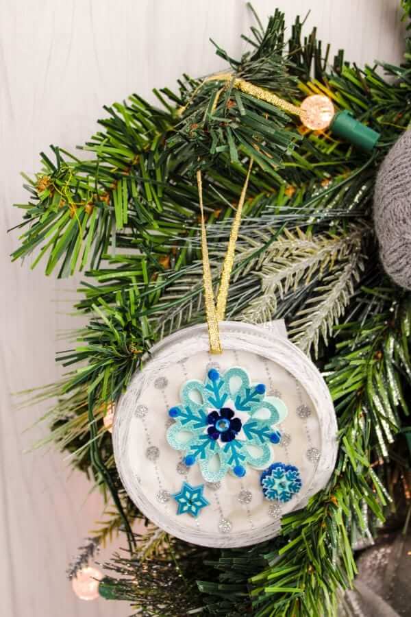 Easy Snowflake Printed Ornament Craft Using Mason Jar Lid Mason Jar Lid Crafts 