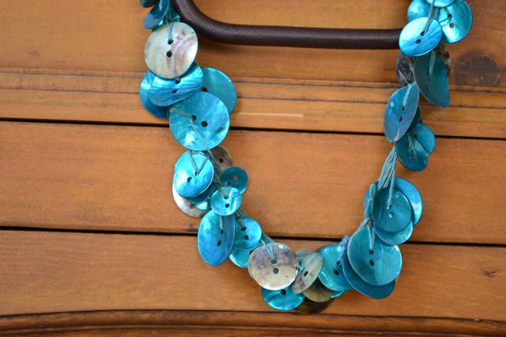 Easy To Make Button Necklace Craft Tutorial