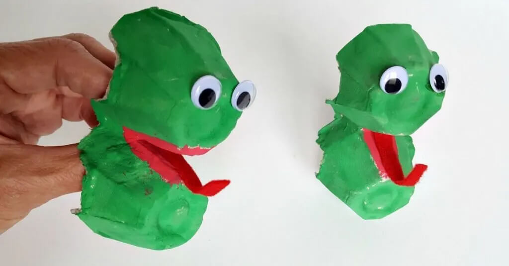 Easy-To-Make Egg Carton Frog Puppet Craft For 3-Year's OldEgg carton crafts for 3 Year's old 