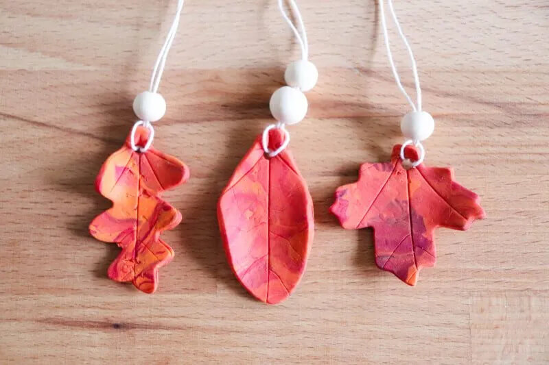 Easy-To-Make Leaf-Shaped Polymer Clay Ornament Craft Idea Polymer Clay Decoration Crafts for Home