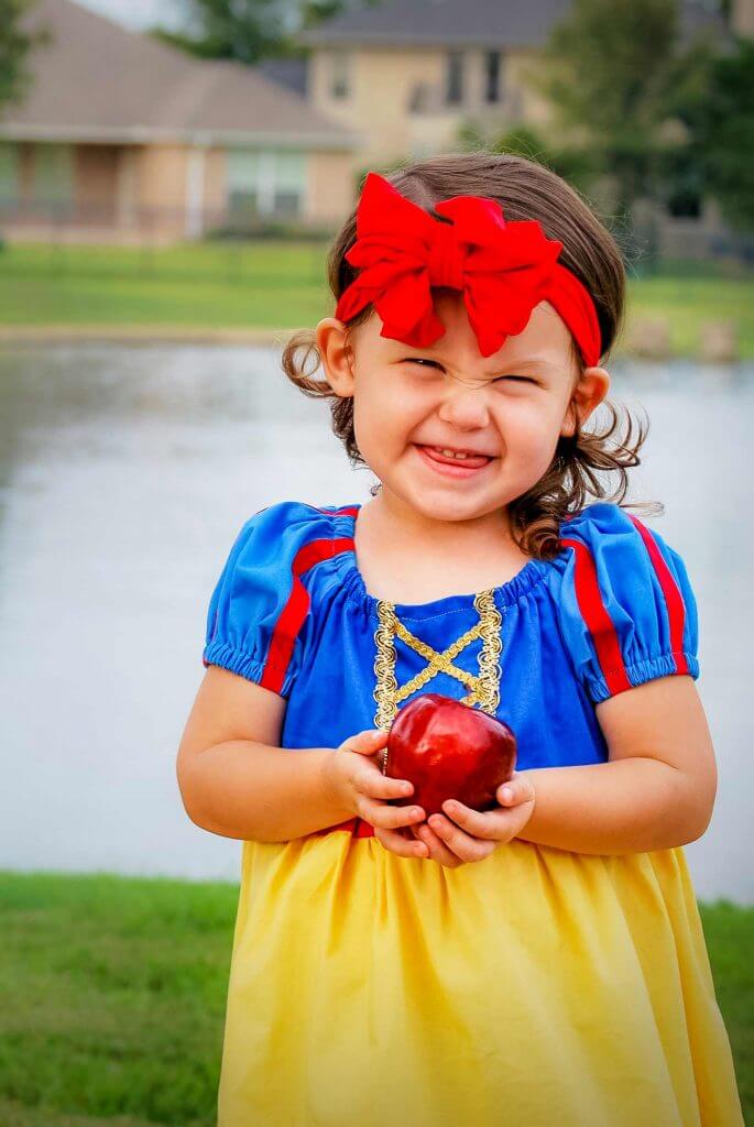 Easy To Make Snow White Costume Ideas For Kids Snow White Costume DIY Ideas for Kids