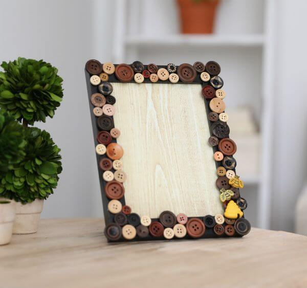 Easy to make Wooden Photo Frame With Buttons Button Photo Frame Crafts