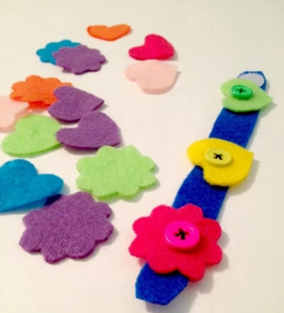 Felt & Easy Button Bracelet Craft Idea For KidsFelt Button Crafts