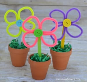 Fun & Colorful Flower Craft Project Using Pipe Cleaners & Buttons