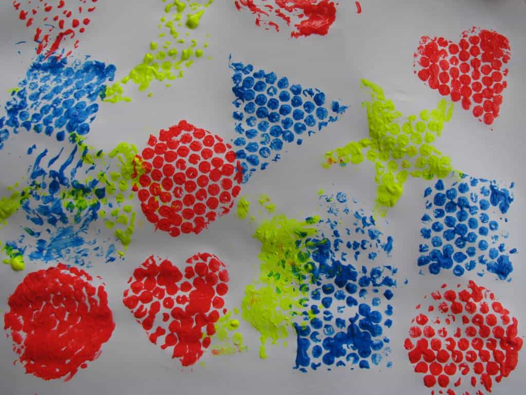 Fun And easy Bubble Wrap Painting Craft For Toddlersainting Hacks With Bubble Wrap