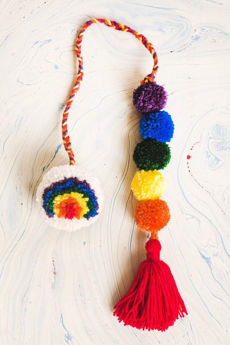 Fun And Easy Colourful Pom-Pom Tassel Craft With Woolen ThreadWoolen Thread Craft Items