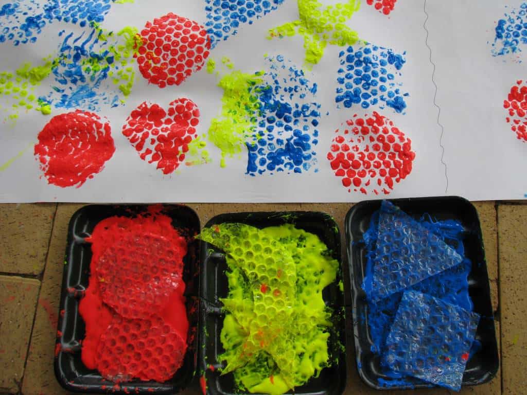 Fun Bubble Wrap Pattern Color Painting Craft For Preschoolers Bubble Wrap Gross Motor Game Activities 