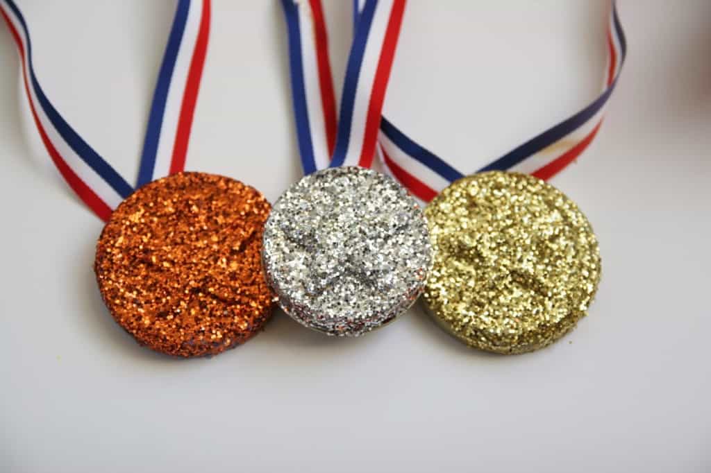 Handmade Amazing Sparkling Olympic Medals Using Glitter Glitter Crafts For Toddlers 