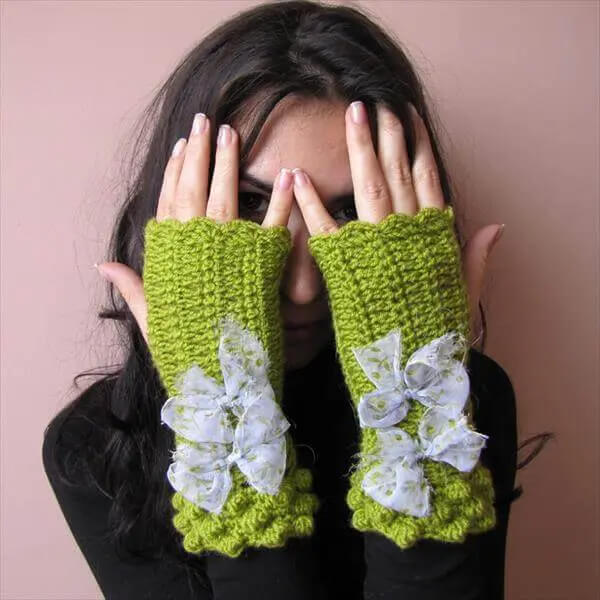 Handmade Fancy Crochet Fingerless Gloves Having Bow