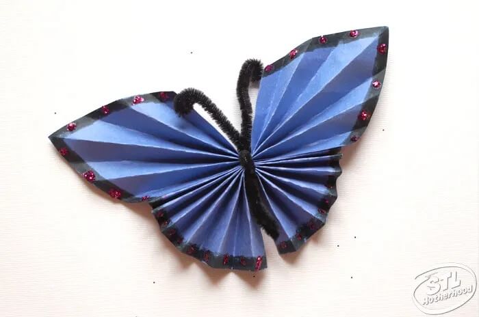 Handmade Folder Paper Butterfly Pattern Using Glitter