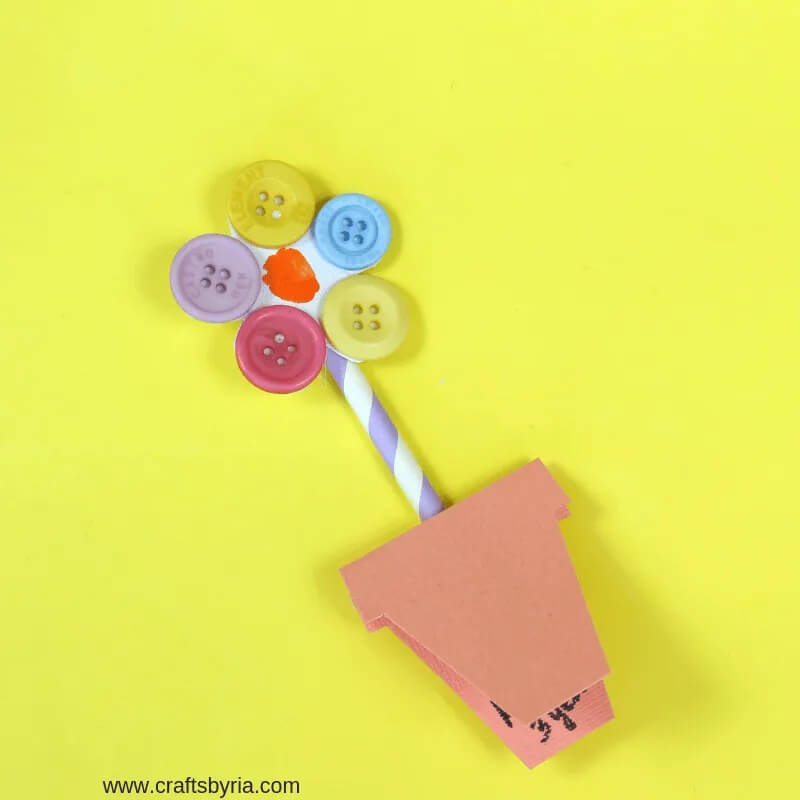 Last Minute Fingerprint Flower Card Craft For Spring Fingerprint &amp; Handprint button craft idea for kids