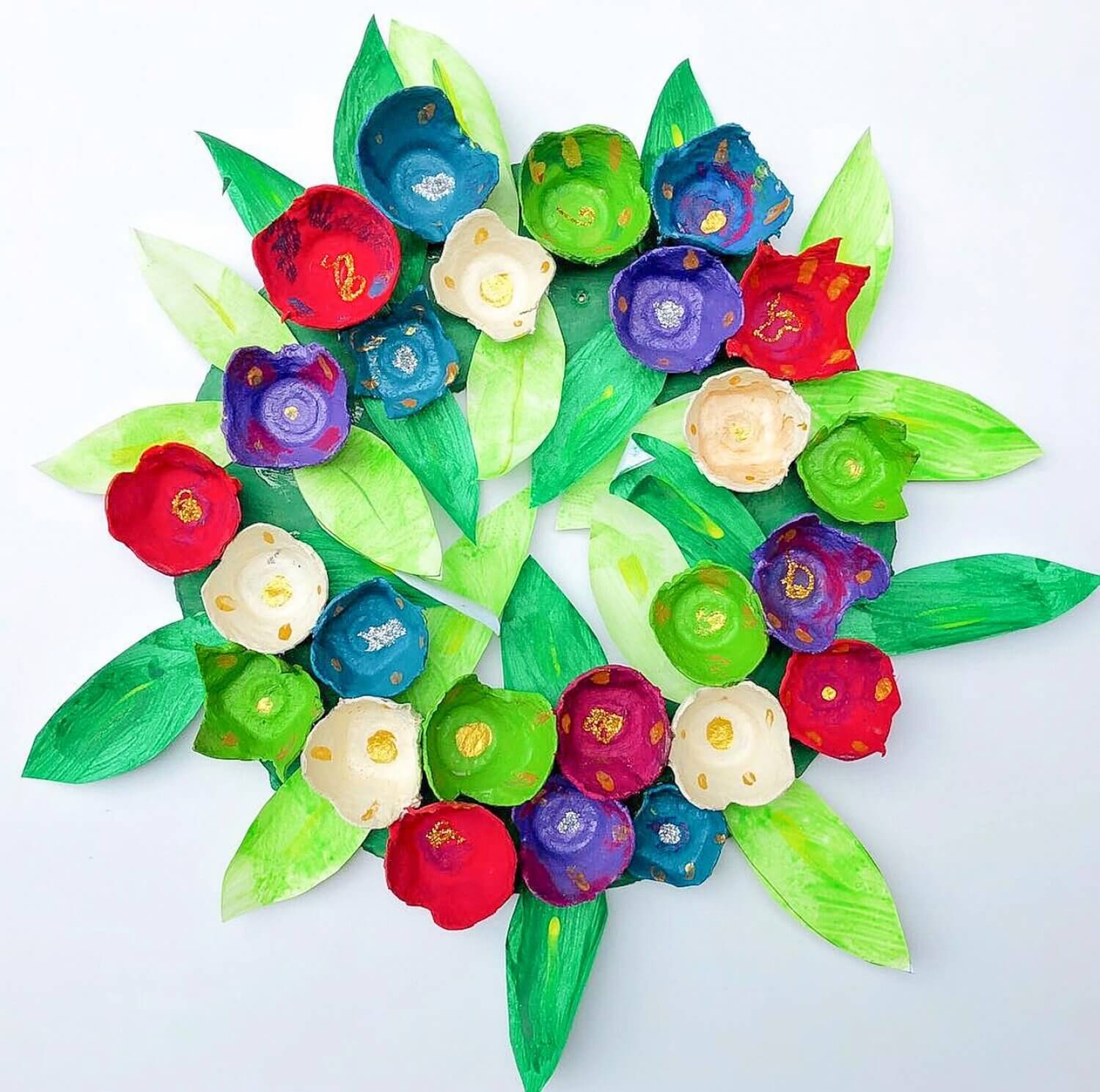 Let's Make Fabulous Egg Carton Wreath For Wall DecorEgg Tray Wall Hanging Crafts