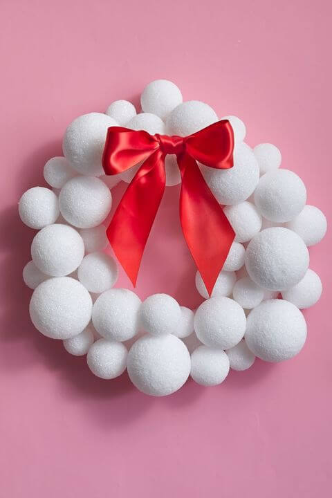 Make An Elegant Styrofoam Snowball Wreath For Christmas Decor