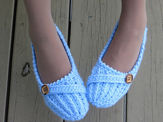 Pretty Crochet Slippers For Gifting