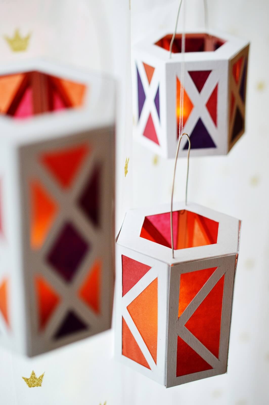 Pretty Lanterns For Hanging On Special Occasions