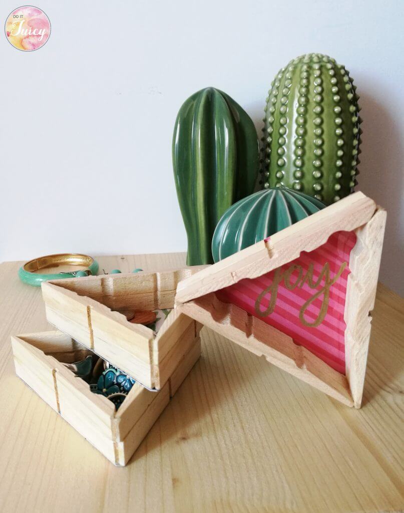 Quick And Easy Clothespin Jewellery Holder DIY Craft Holder For Sell