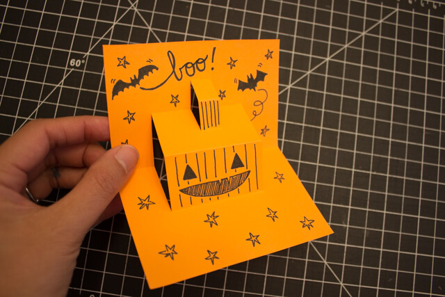 Quick And Easy Halloween Pop-Up DIY Paper Card Ideas for Halloween
