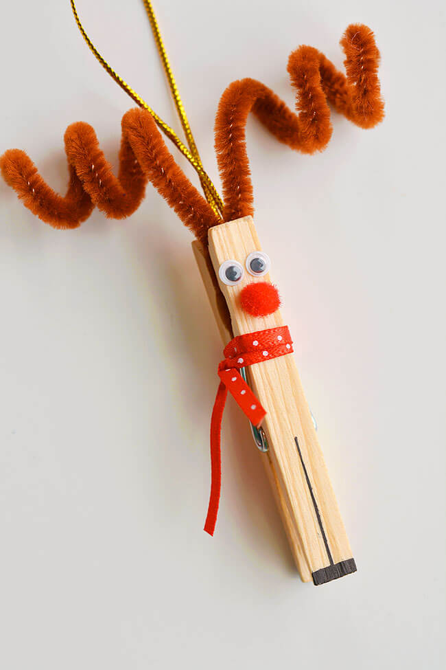Quick And Easy Pine Cleaner And Clothespin Reindeer Craft For Toddlers