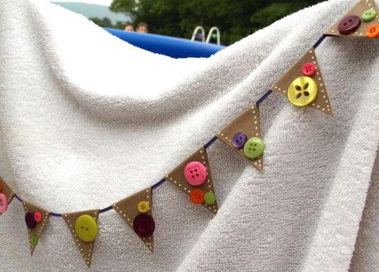 Quick Poolside Decoration Craft Project For Kids Using Buttons & Paper