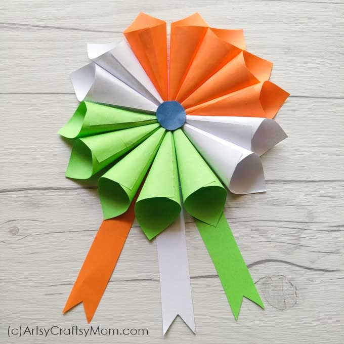 Simple Paper Tri Color Wreath Craft For Kids