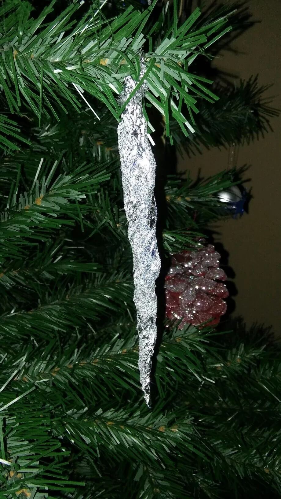 Simple To Make Christmas Tree Craft Using Foil Paper Handmade Aluminum Foil Tree Crafts